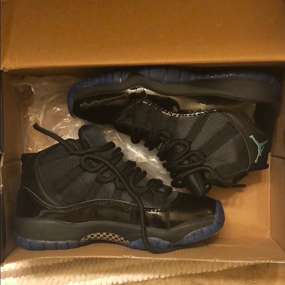 Jordan 11 Gamma - Picture 2 of 5